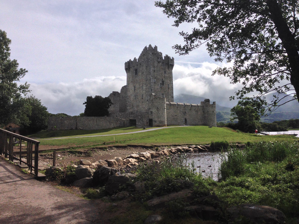 castle - found in Ireland - &copy; Tom Loewen | 14x3.de