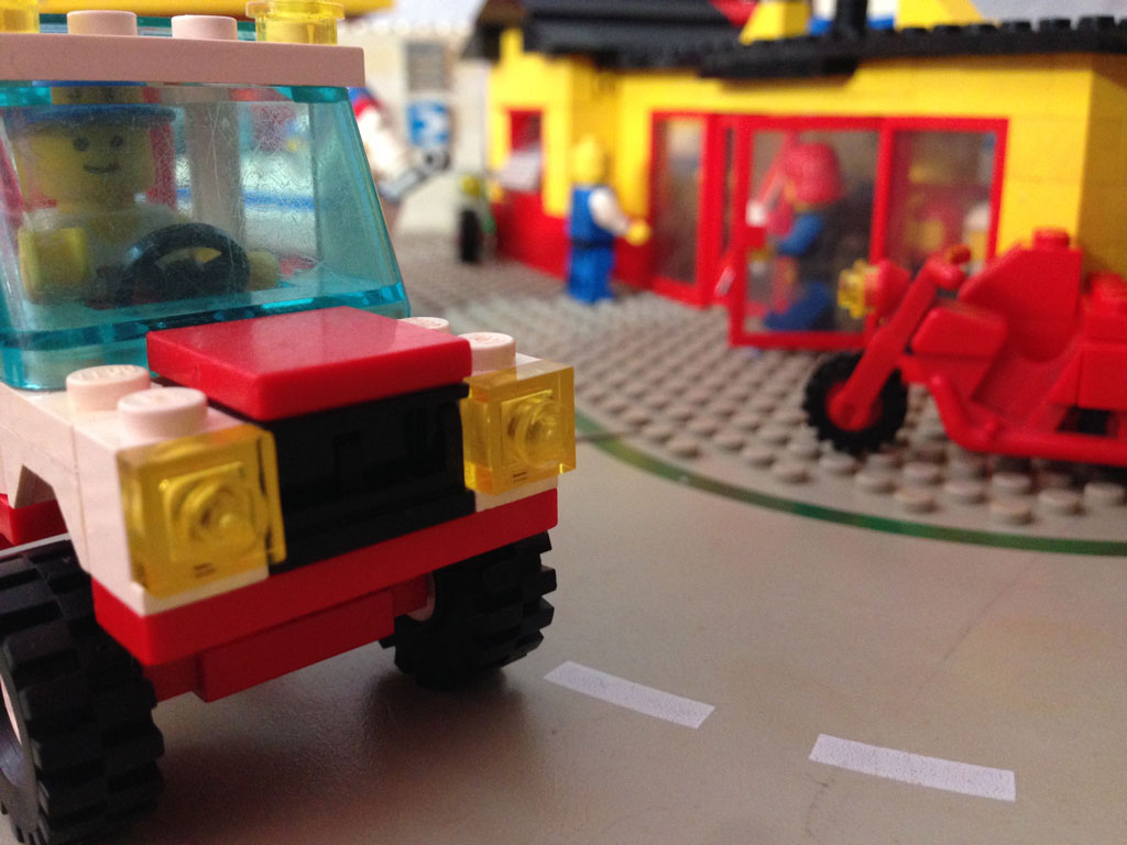 truck - found @ home - &copy; Tom Loewen | 14x3.de